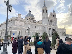 Visita Madrid en grupo de empresa Catedral de la Almudena